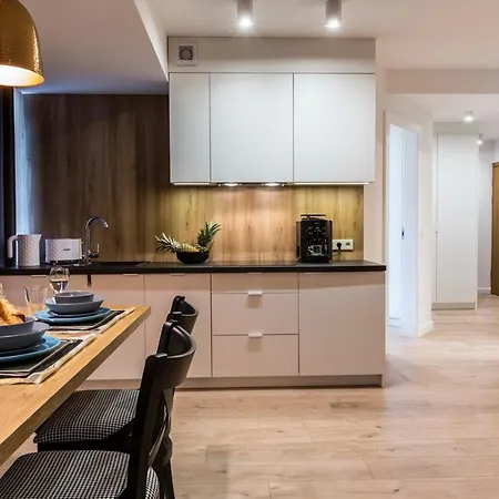Apartmán Udanypobyt Carmen *